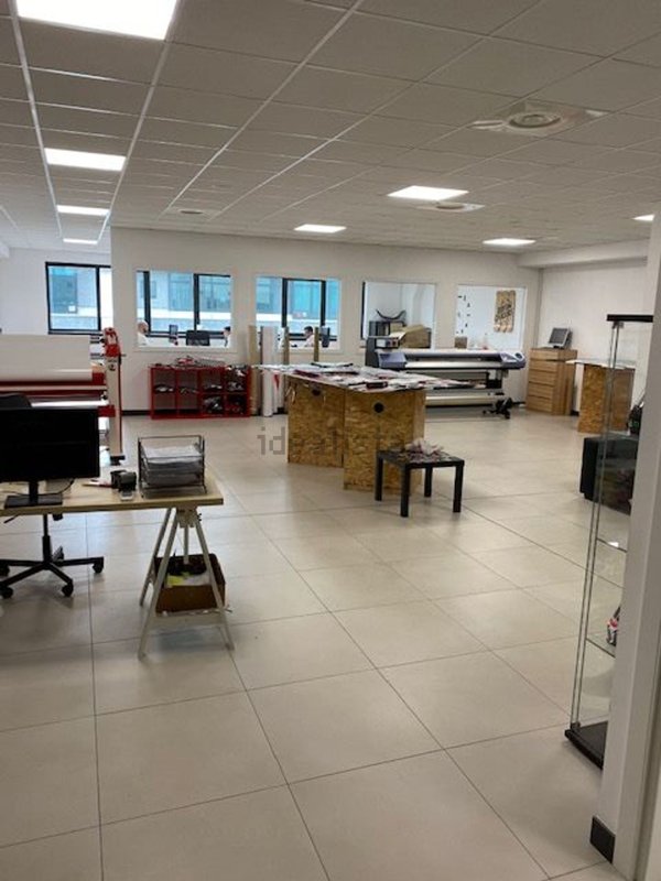 ufficio in affitto a Guidonia Montecelio in zona Guidonia