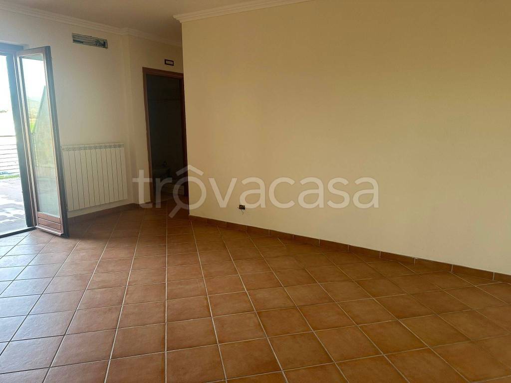 appartamento in affitto a Guidonia Montecelio in zona Pichini