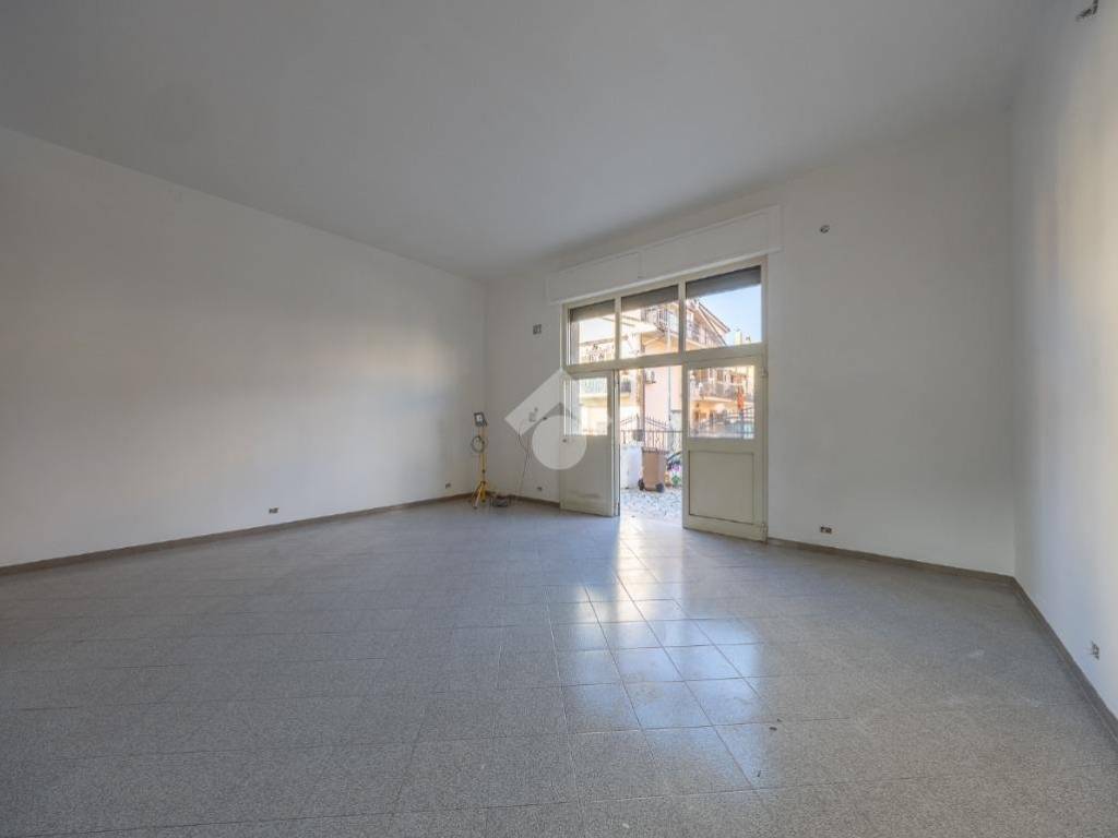 locale commerciale in affitto a Guidonia Montecelio in zona Villanova