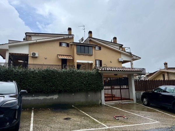 appartamento in affitto a Guidonia Montecelio in zona Marco Simone