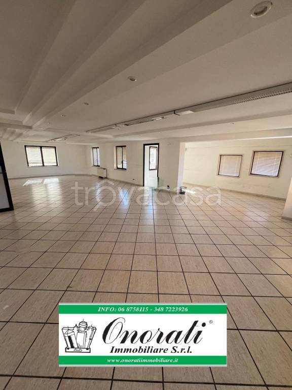 locale commerciale in affitto a Guidonia Montecelio