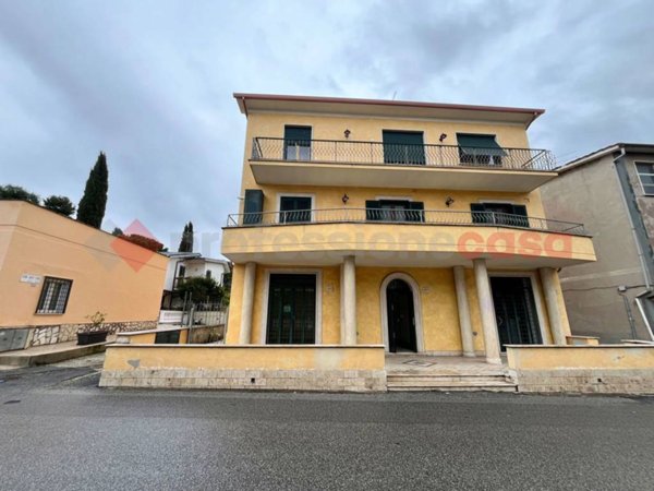 ufficio in affitto a Guidonia Montecelio in zona Villanova