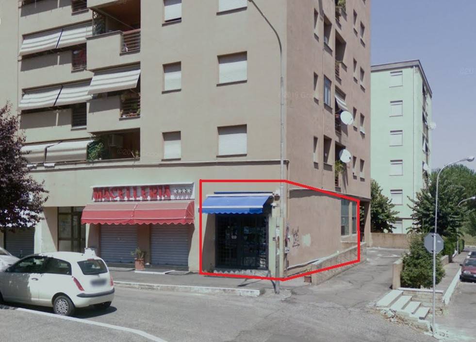 negozio in affitto a Guidonia Montecelio in zona Guidonia
