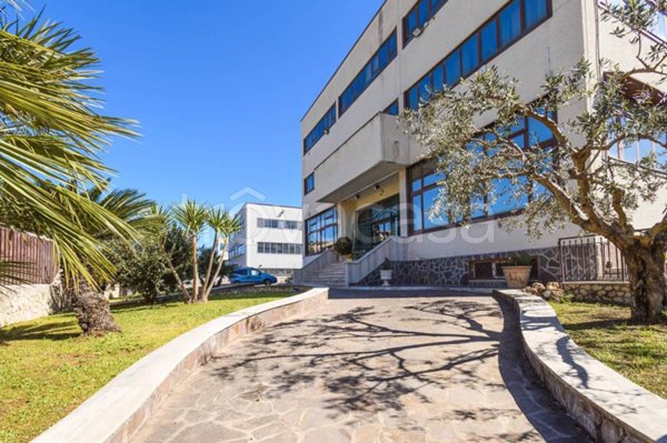 ufficio in affitto a Guidonia Montecelio in zona Setteville