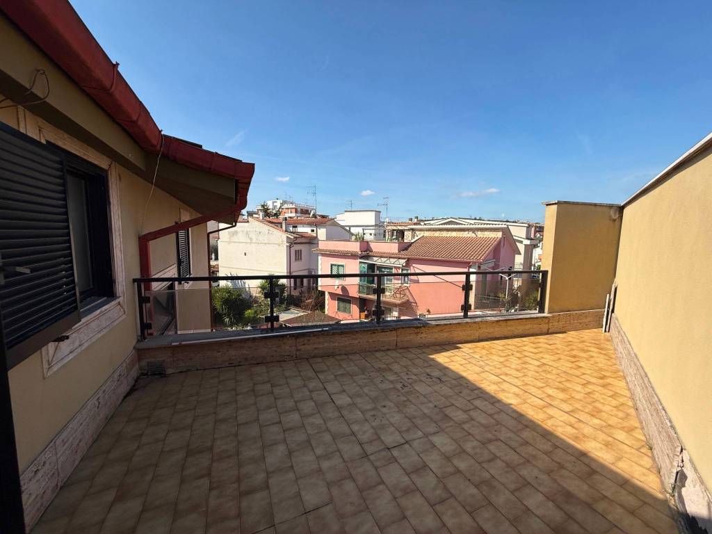 ufficio in affitto a Guidonia Montecelio in zona Guidonia