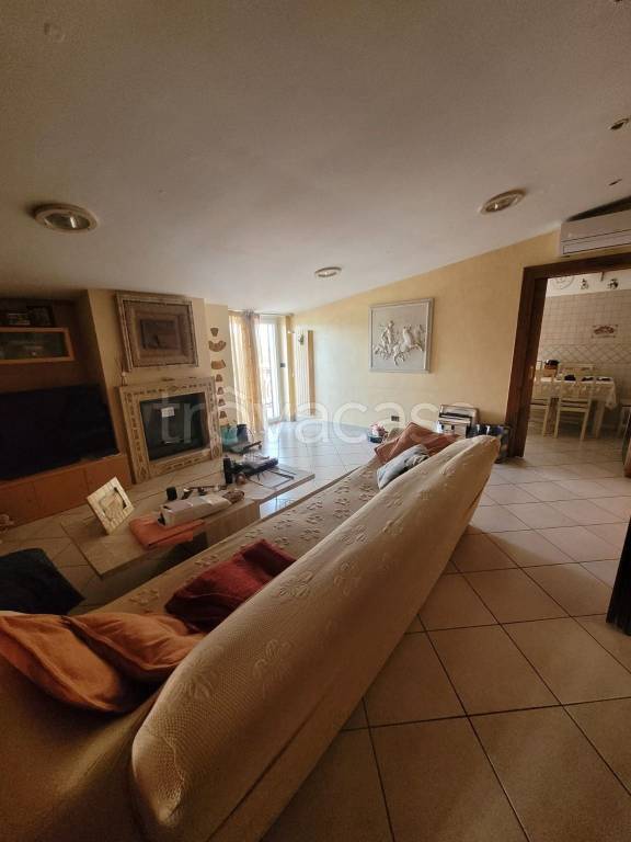 appartamento in affitto a Guidonia Montecelio in zona Villalba