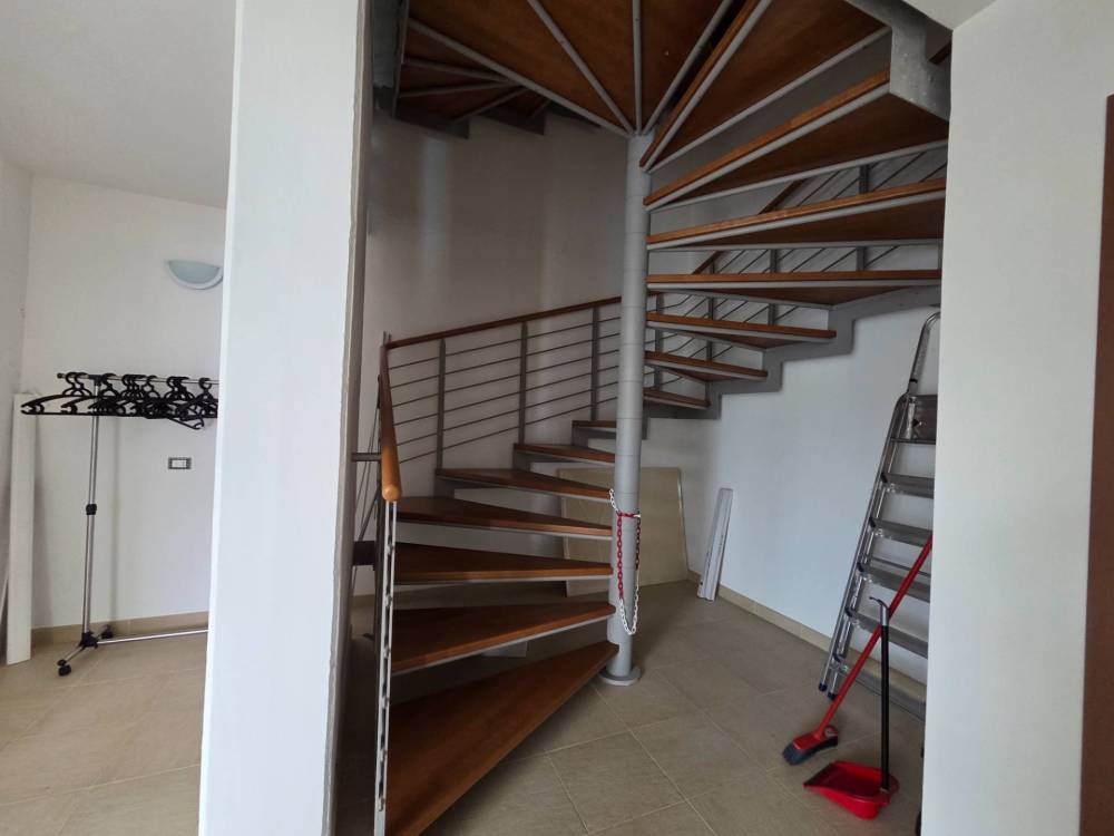 ufficio in affitto a Guidonia Montecelio in zona Guidonia