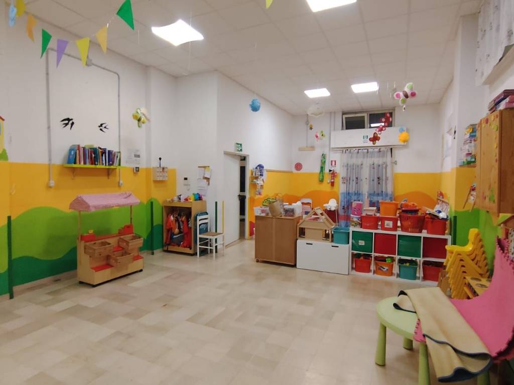 negozio in affitto a Guidonia Montecelio in zona Villanova