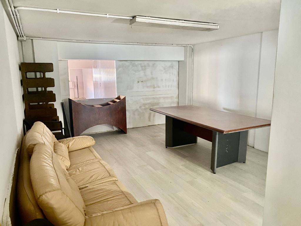 negozio in affitto a Guidonia Montecelio in zona Guidonia