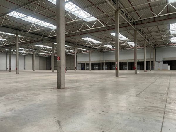 locale commerciale in affitto a Guidonia Montecelio in zona Villalba