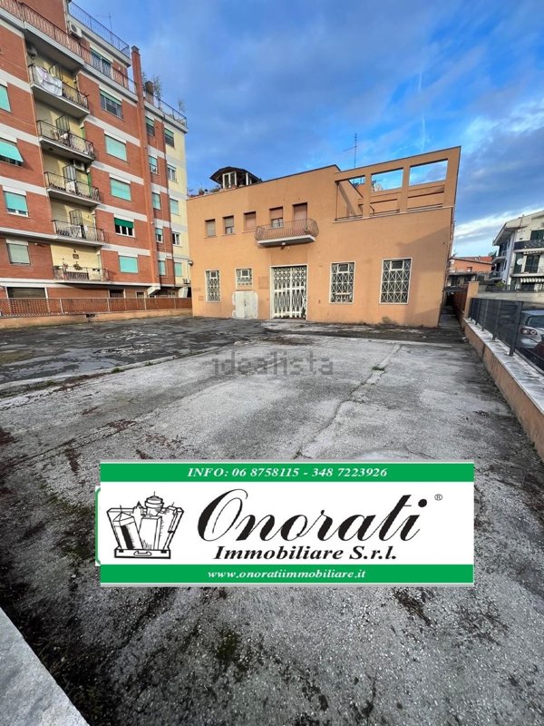 negozio in affitto a Guidonia Montecelio