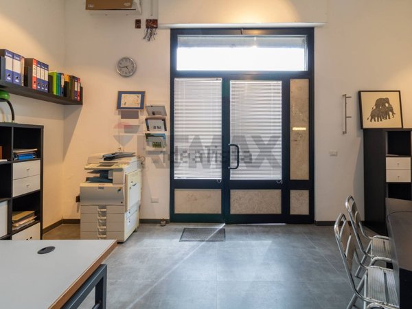 negozio in affitto a Guidonia Montecelio in zona Montecelio