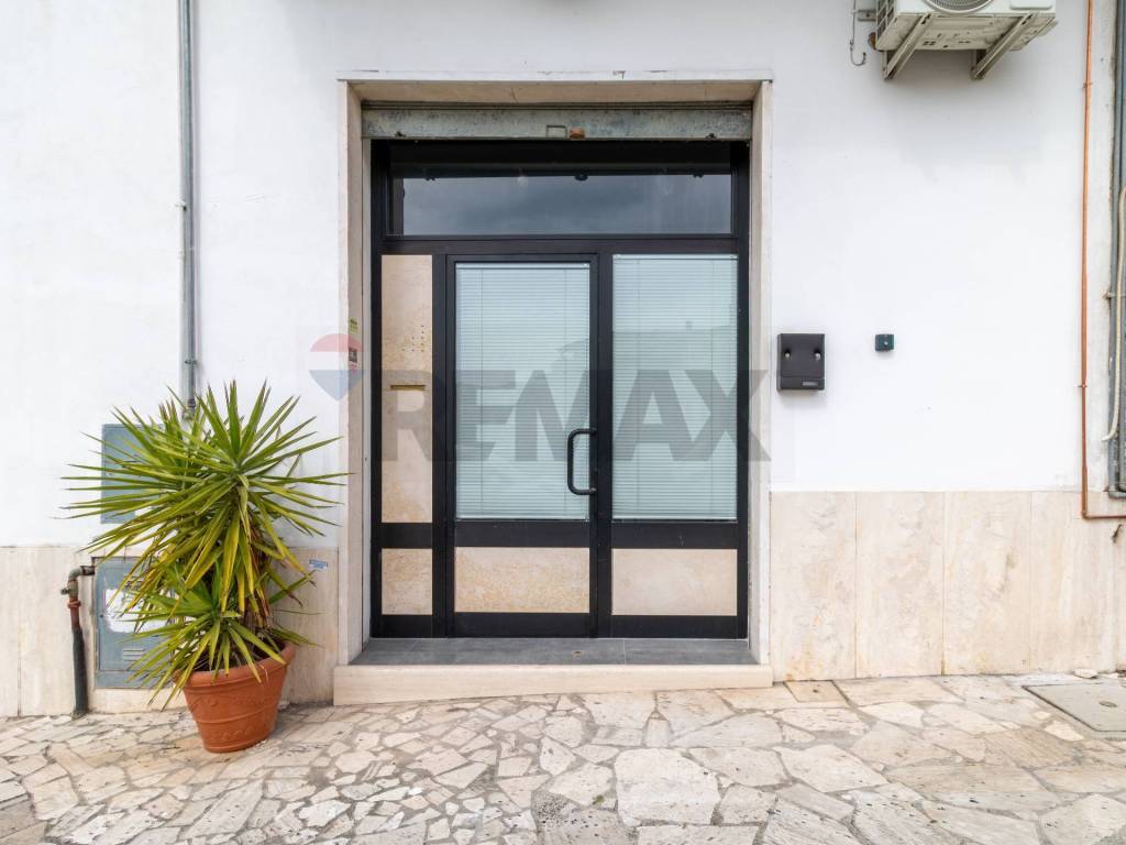 negozio in affitto a Guidonia Montecelio in zona Montecelio