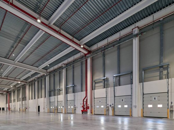 locale commerciale in affitto a Guidonia Montecelio in zona Pichini