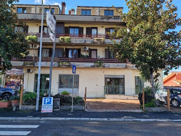 negozio in affitto a Guidonia Montecelio in zona Villanova