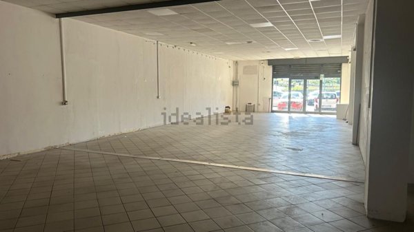 locale commerciale in affitto a Guidonia Montecelio