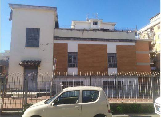 locale commerciale in affitto a Guidonia Montecelio in zona Villanova