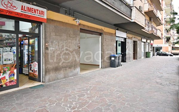 negozio in affitto a Guidonia Montecelio in zona Setteville