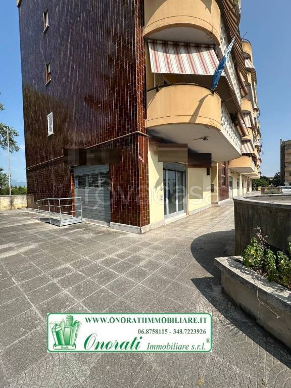 locale commerciale in affitto a Guidonia Montecelio