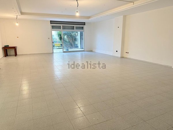 locale commerciale in affitto a Guidonia Montecelio