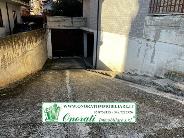 locale di sgombero in affitto a Guidonia Montecelio in zona Villalba