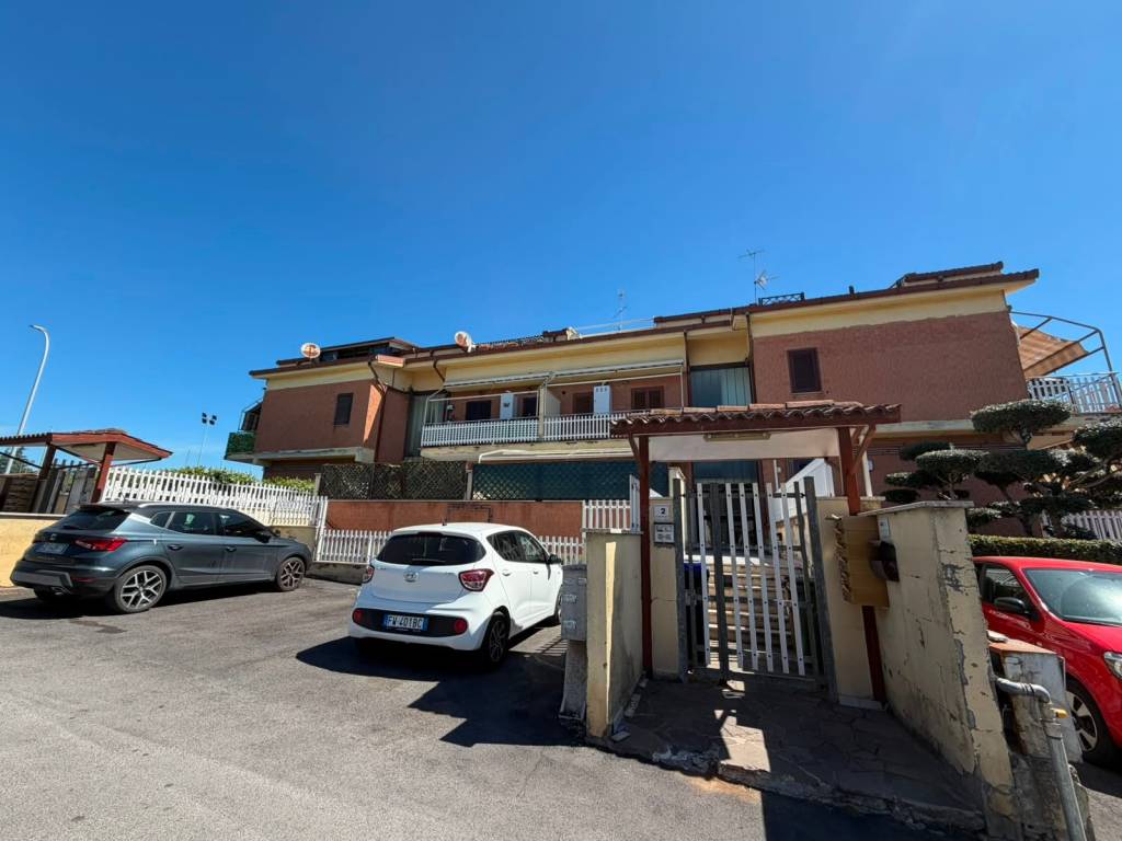 appartamento in affitto a Guidonia Montecelio in zona Colle Fiorito