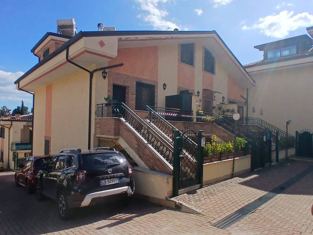 appartamento in affitto a Guidonia Montecelio in zona Bagni di Tivoli