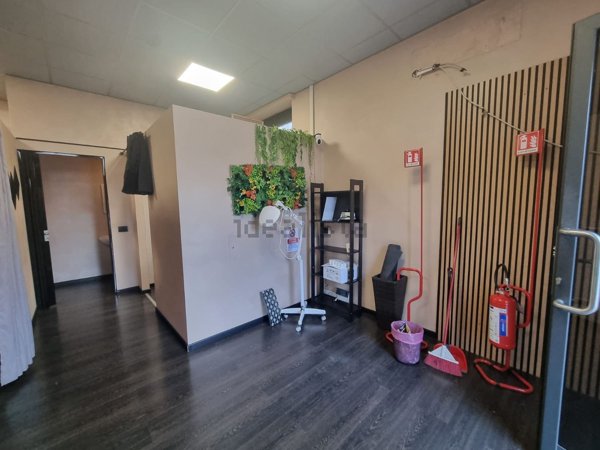 locale commerciale in affitto a Guidonia Montecelio in zona Villanova