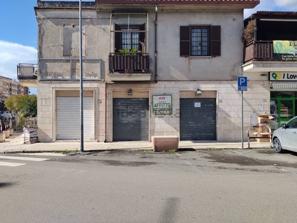 locale commerciale in affitto a Guidonia Montecelio in zona La Botte