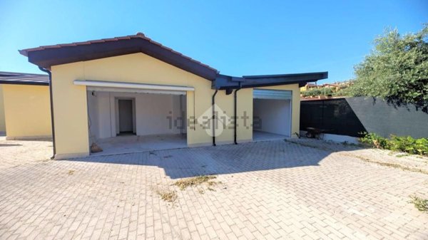 locale commerciale in affitto a Guidonia Montecelio in zona Setteville