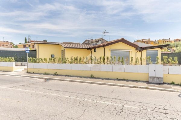 locale commerciale in affitto a Guidonia Montecelio in zona Setteville