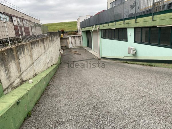 capannone in affitto a Guidonia Montecelio