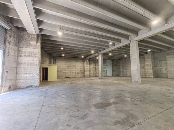 ufficio in affitto a Guidonia Montecelio in zona Colleverde