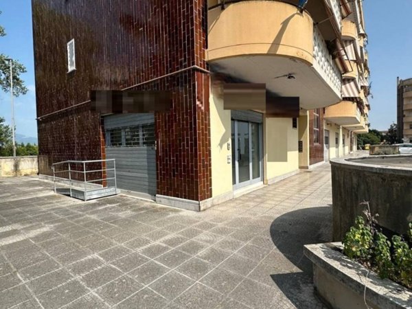 locale commerciale in affitto a Guidonia Montecelio