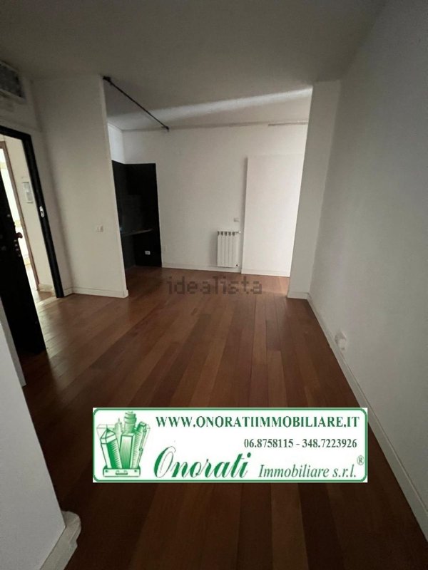 locale commerciale in affitto a Guidonia Montecelio in zona Colle Fiorito