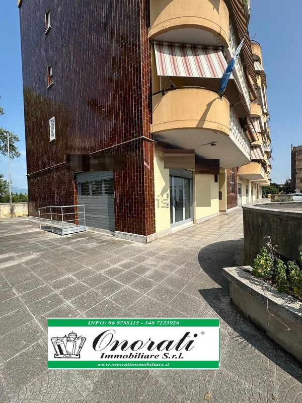 locale commerciale in affitto a Guidonia Montecelio
