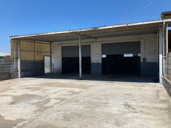 locale commerciale in affitto a Guidonia Montecelio