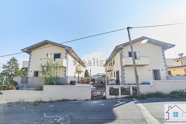 casa indipendente in affitto a Labico in zona Colle Spina