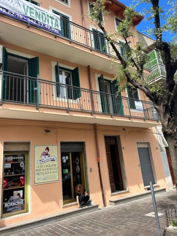 locale commerciale in affitto a Marcellina