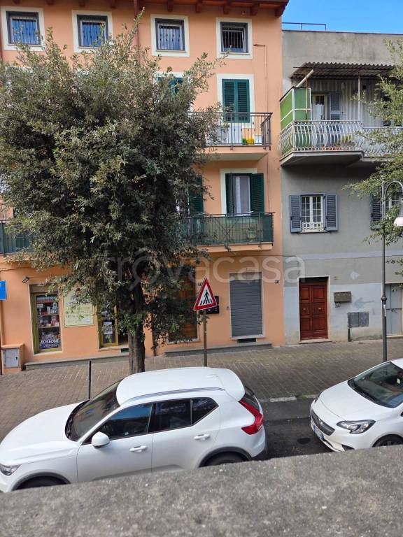 negozio in affitto a Marcellina