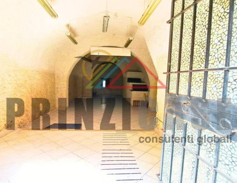 negozio in affitto a Marino