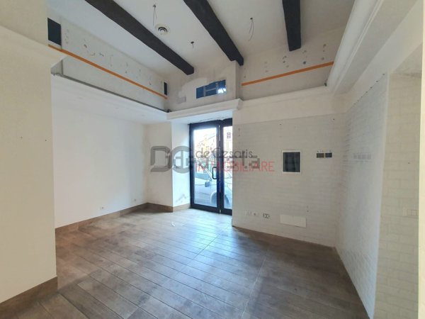locale commerciale in affitto a Marino