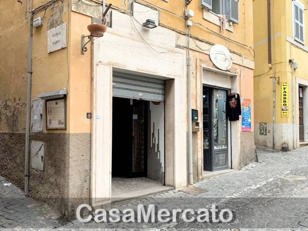 negozio in affitto a Marino
