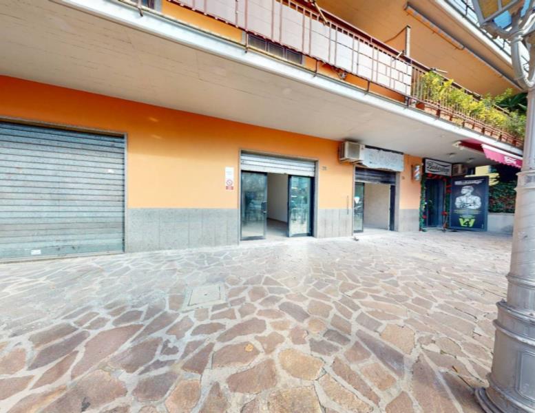 negozio in affitto a Marino in zona Santa Maria delle Mole