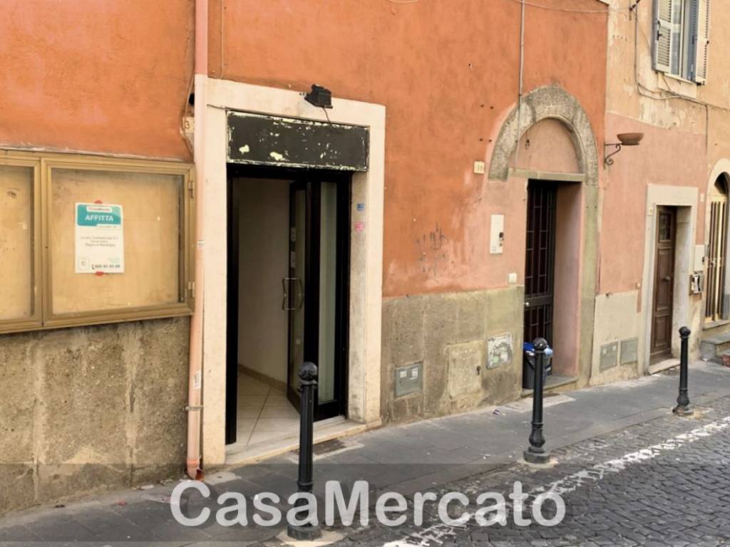 negozio in affitto a Marino