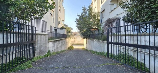 locale commerciale in affitto a Marino in zona Cava dei Selci