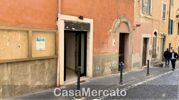 locale commerciale in affitto a Marino