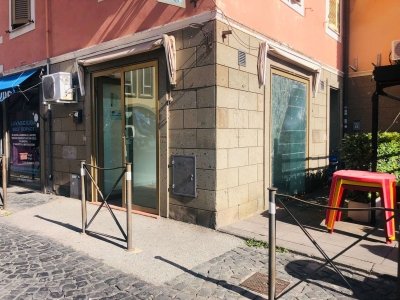 negozio in affitto a Marino