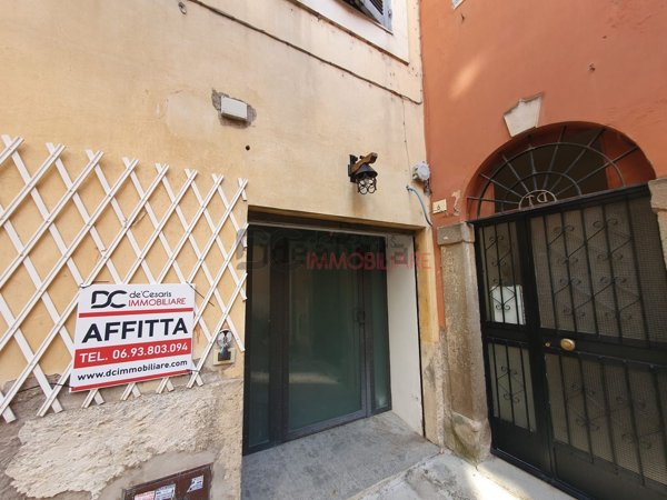 locale commerciale in affitto a Marino in zona Cava dei Selci