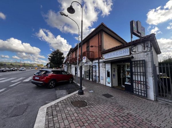 locale commerciale in affitto a Marino in zona Frattocchie